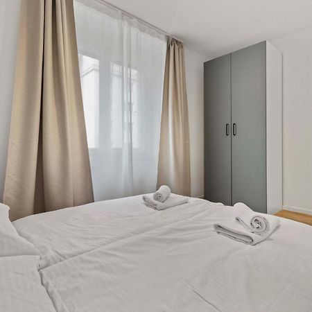 2 Bedroom Apt Steps To Nivy Station Μπρατισλάβα Εξωτερικό φωτογραφία