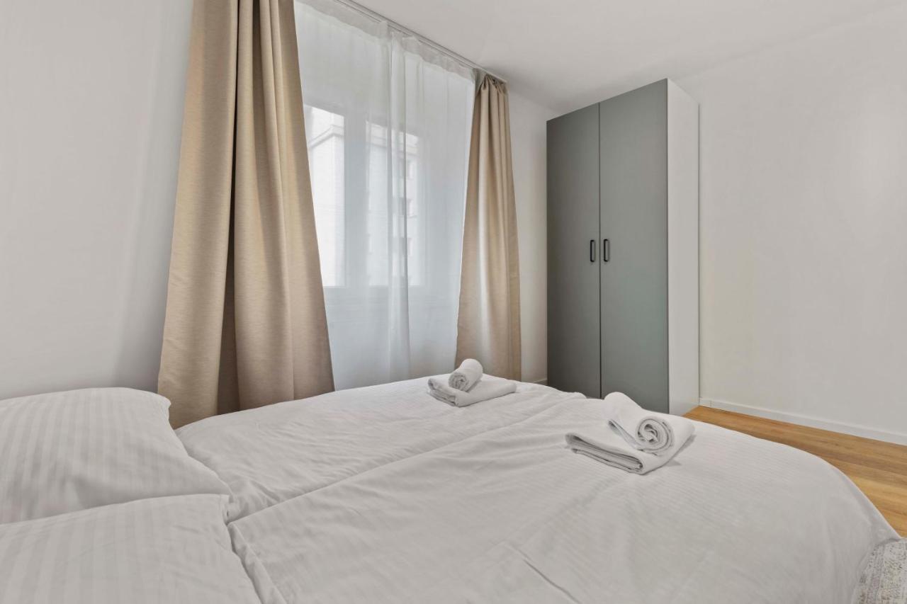 2 Bedroom Apt Steps To Nivy Station Μπρατισλάβα Εξωτερικό φωτογραφία