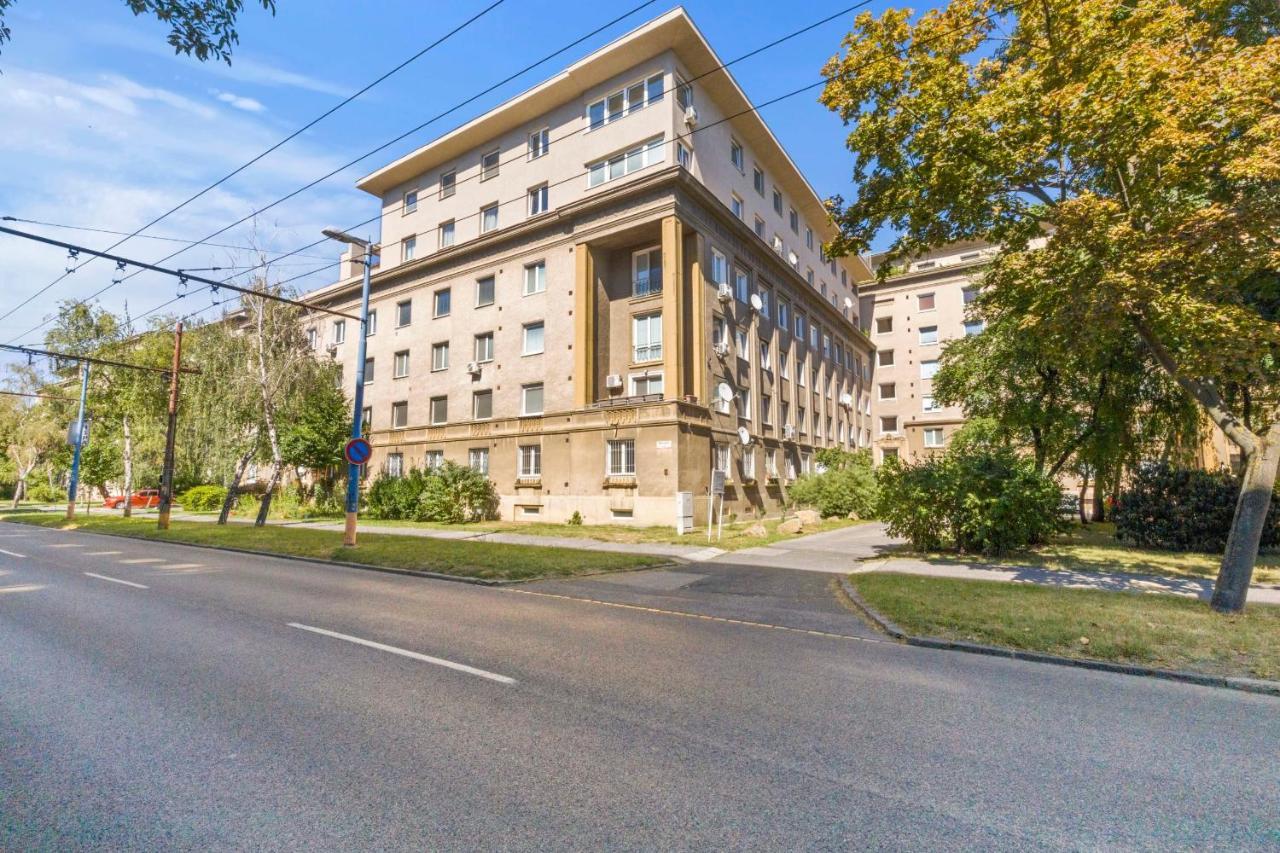 2 Bedroom Apt Steps To Nivy Station Μπρατισλάβα Εξωτερικό φωτογραφία