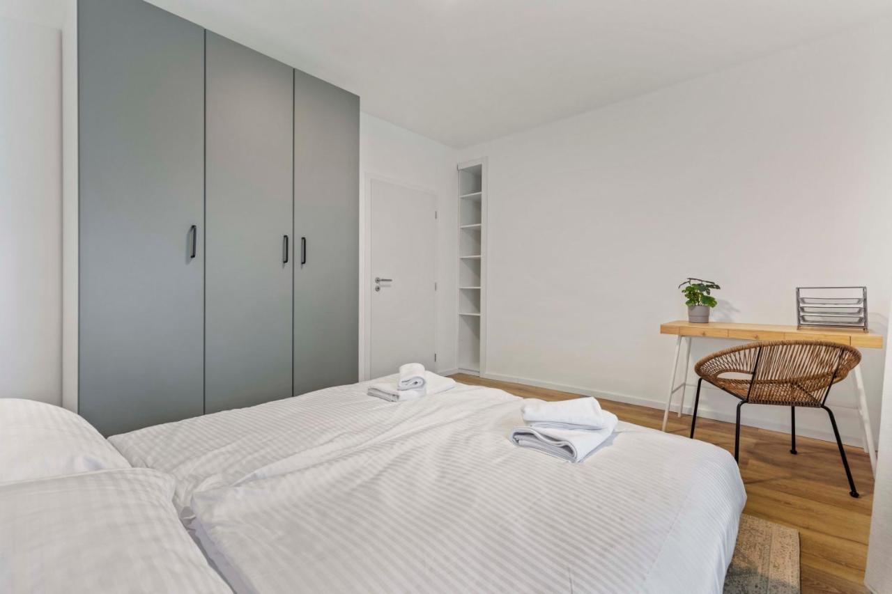 2 Bedroom Apt Steps To Nivy Station Μπρατισλάβα Εξωτερικό φωτογραφία