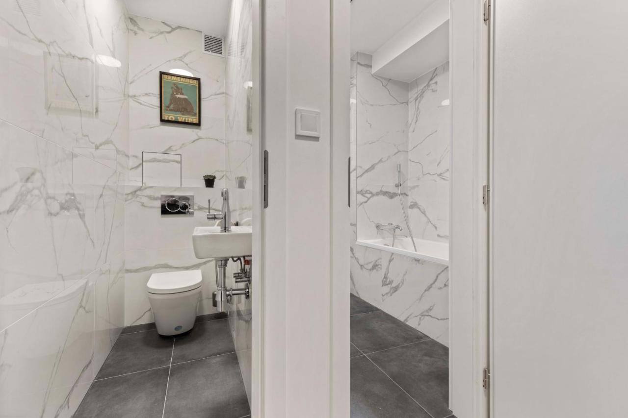 2 Bedroom Apt Steps To Nivy Station Μπρατισλάβα Εξωτερικό φωτογραφία